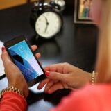 カラオケ以外で歌える場所を探す際、注意するべきこと
